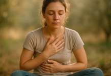 Enfermedad y Emoción: El cuerpo expresa lo que el Alma calla Mujer con dolor y llorando y las enfermedades y emociones