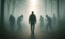 5 Heridas emocionales de la Infancia que persisten en Adultos Hombre por un bosque y sombras que representan las heridas de la infancia